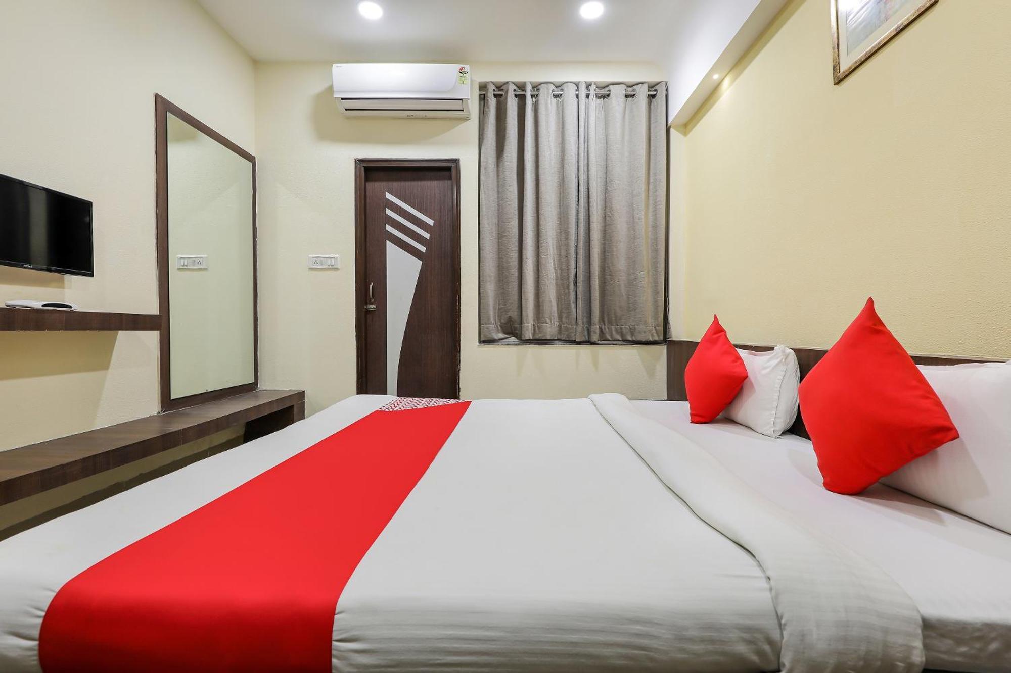 Oyo Hotel Relax インドール エクステリア 写真