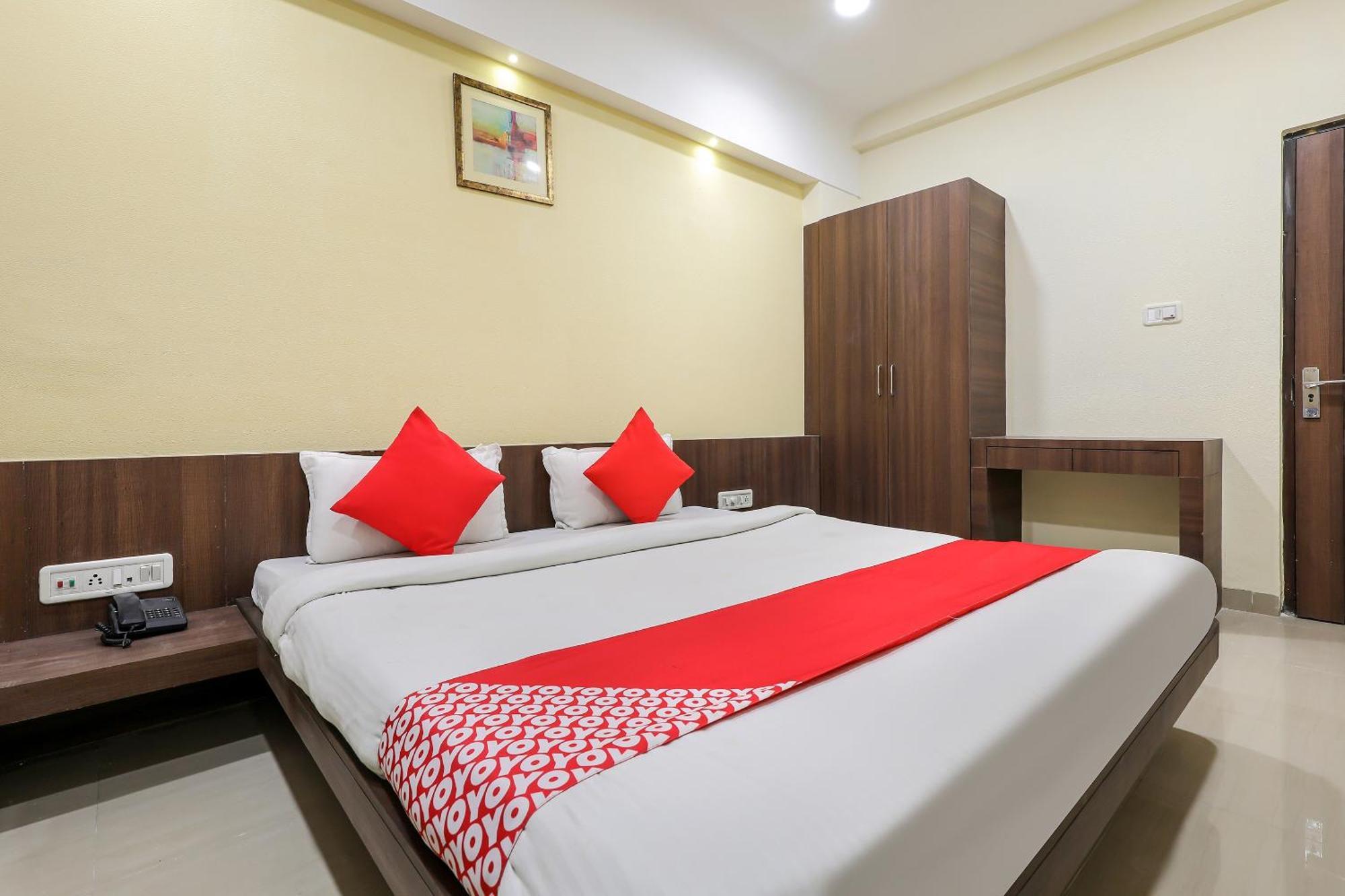 Oyo Hotel Relax インドール エクステリア 写真