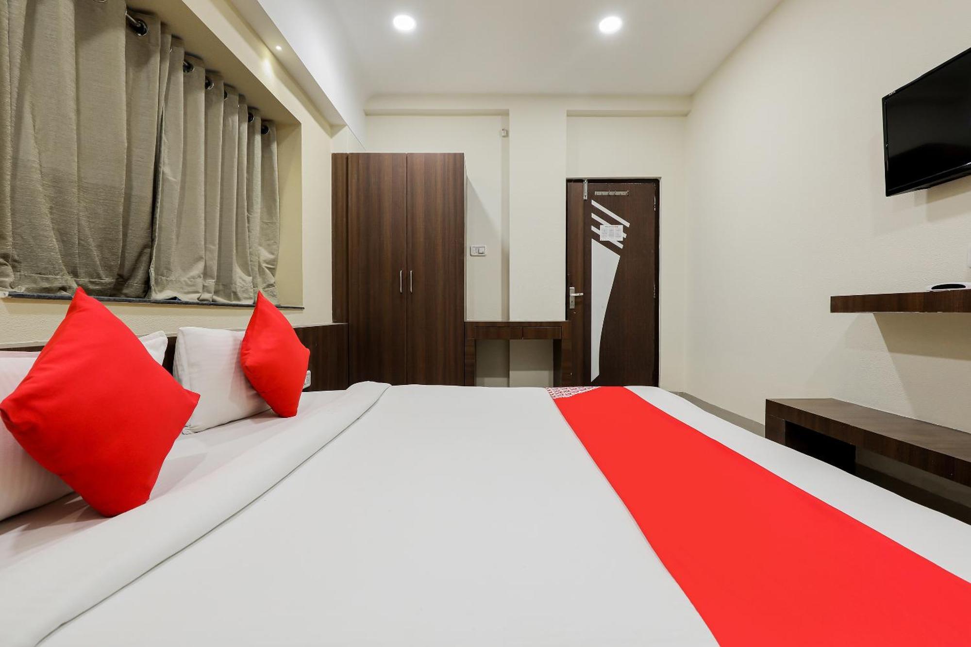 Oyo Hotel Relax インドール エクステリア 写真