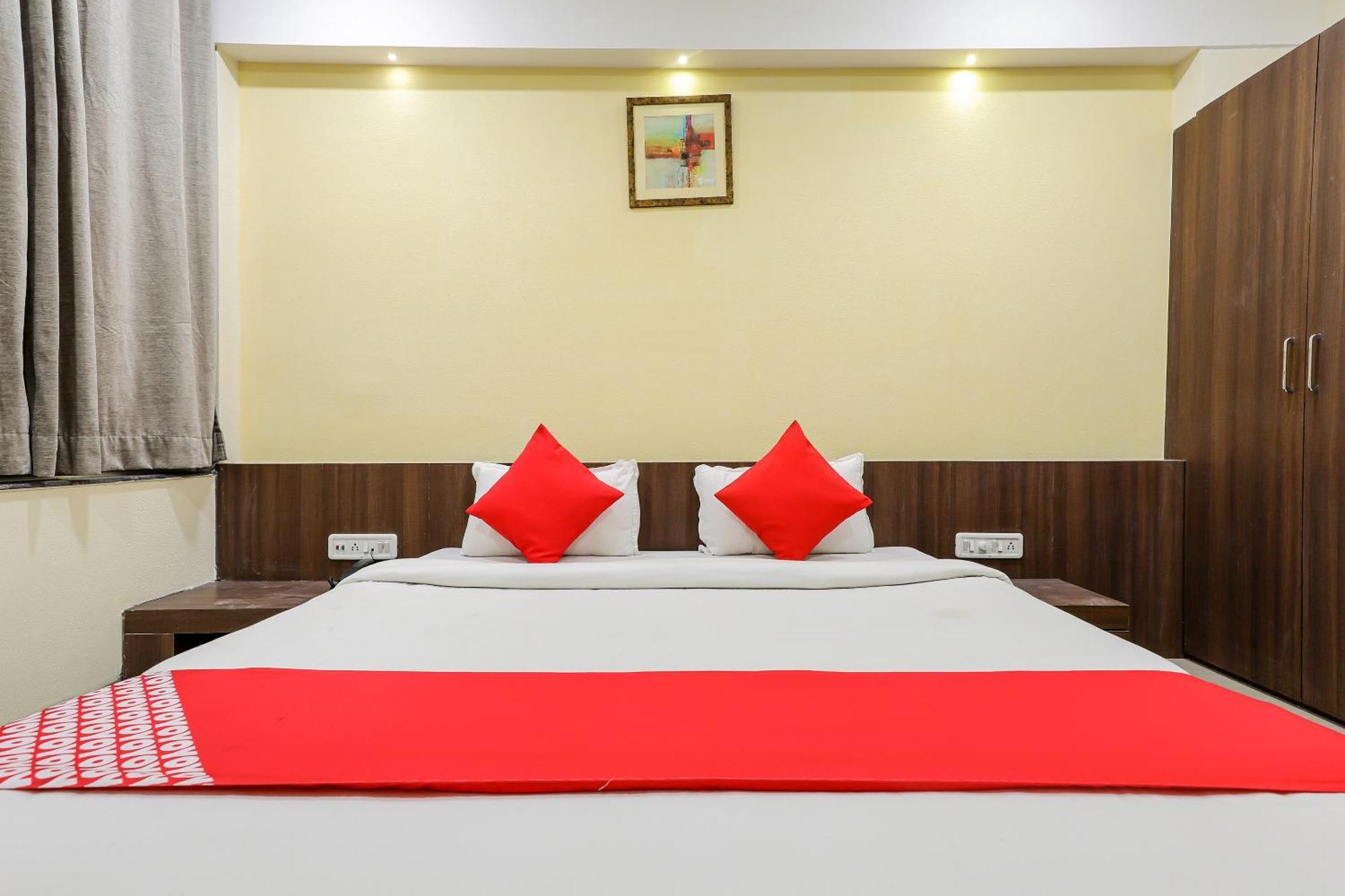 Oyo Hotel Relax インドール エクステリア 写真