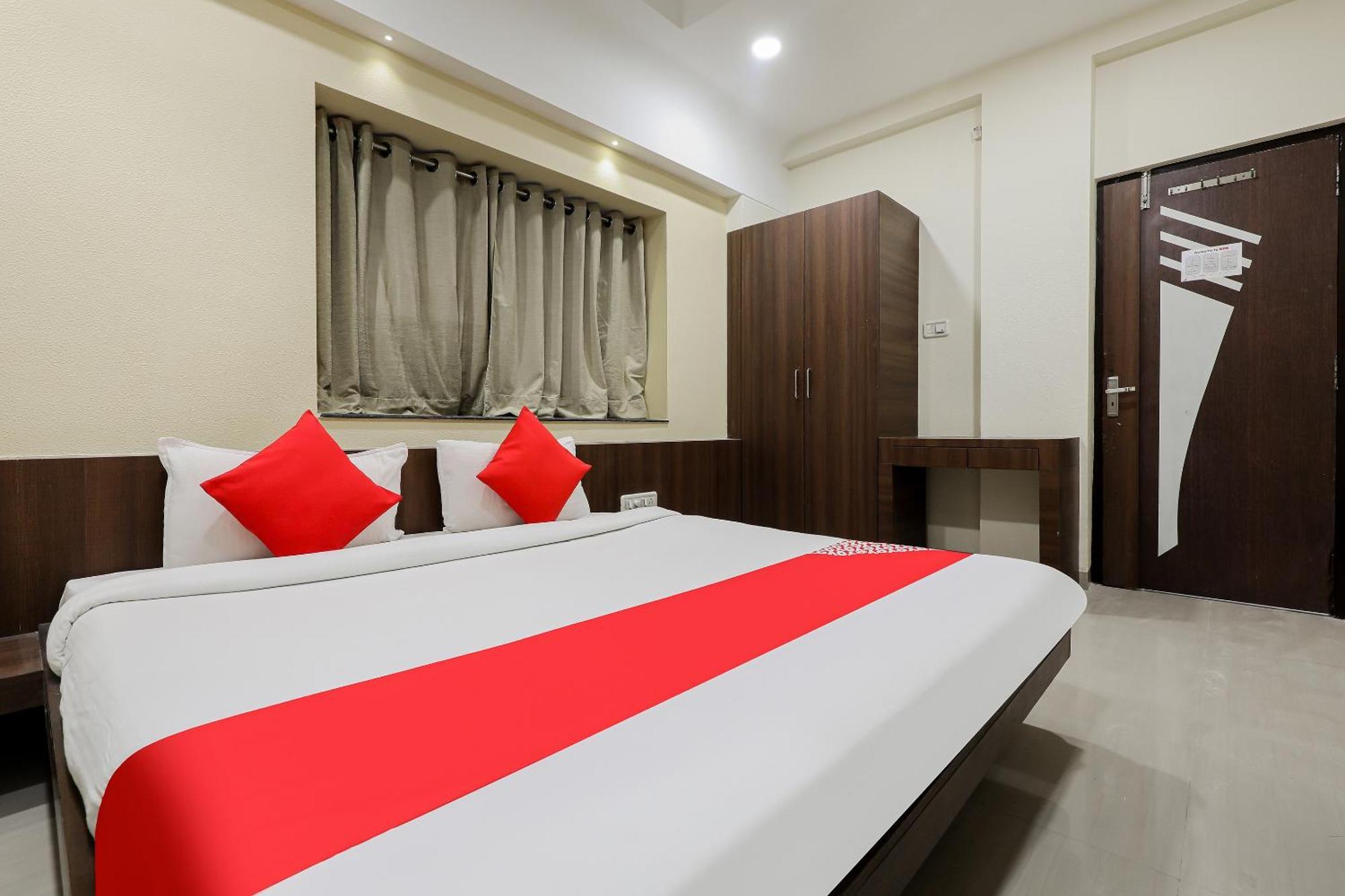 Oyo Hotel Relax インドール エクステリア 写真