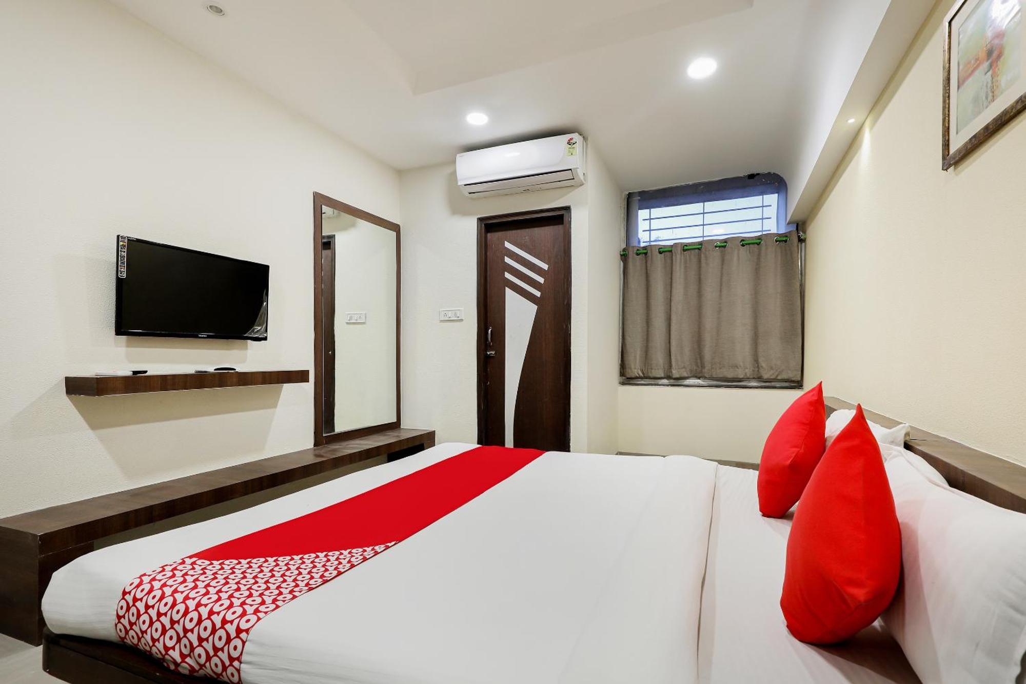 Oyo Hotel Relax インドール エクステリア 写真